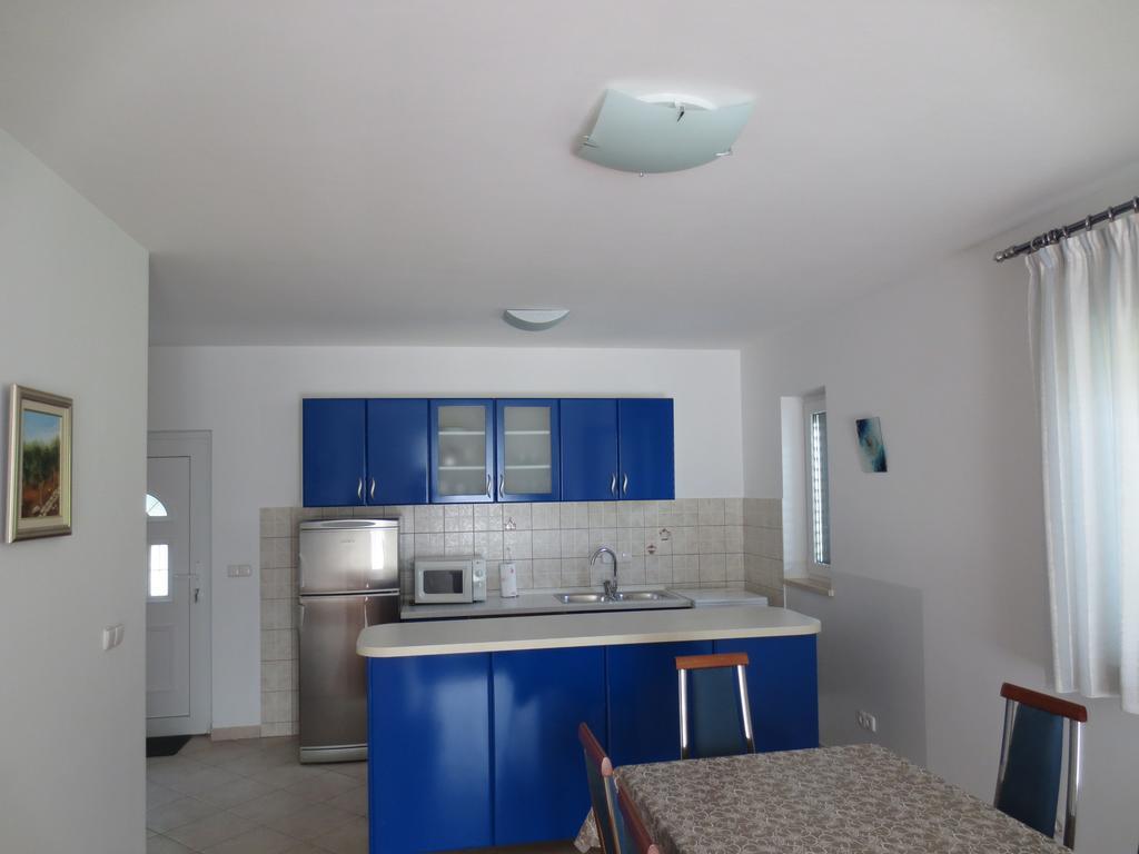Apartments Kovacic Omiš Habitación foto